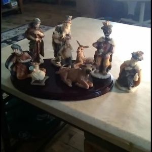 Holiday Treasure 9 Piece Nativity Set